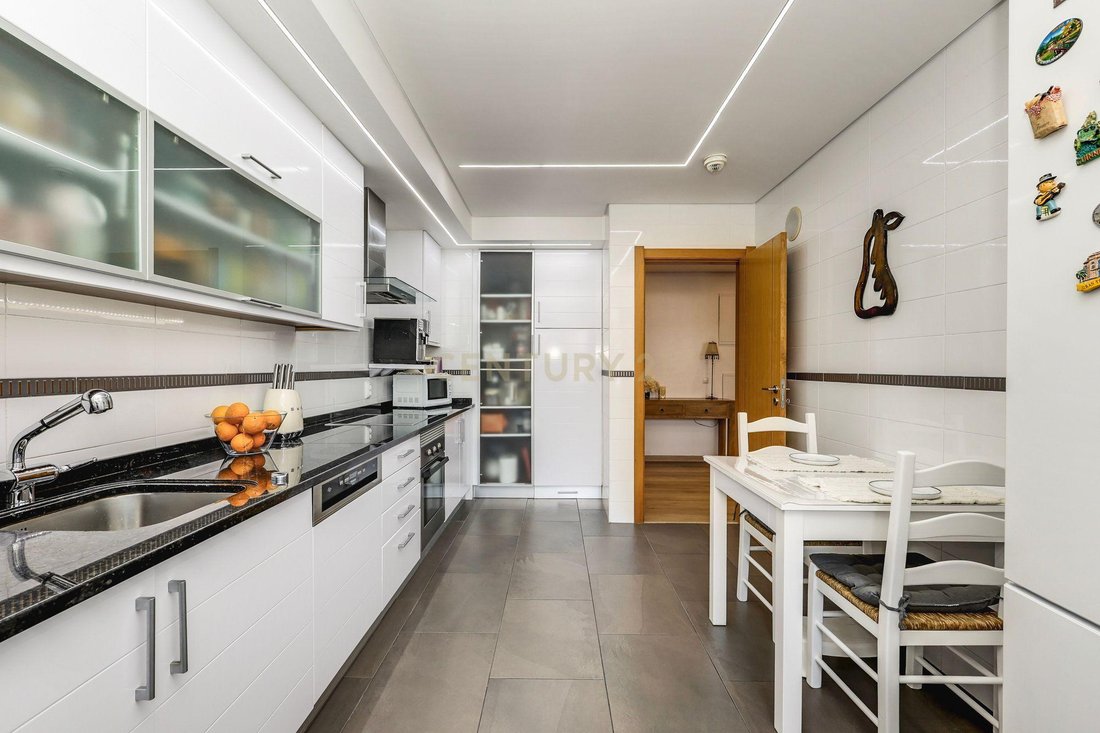 Apartment in Venteira, Lisbon, Portugal 5 - 18034200
