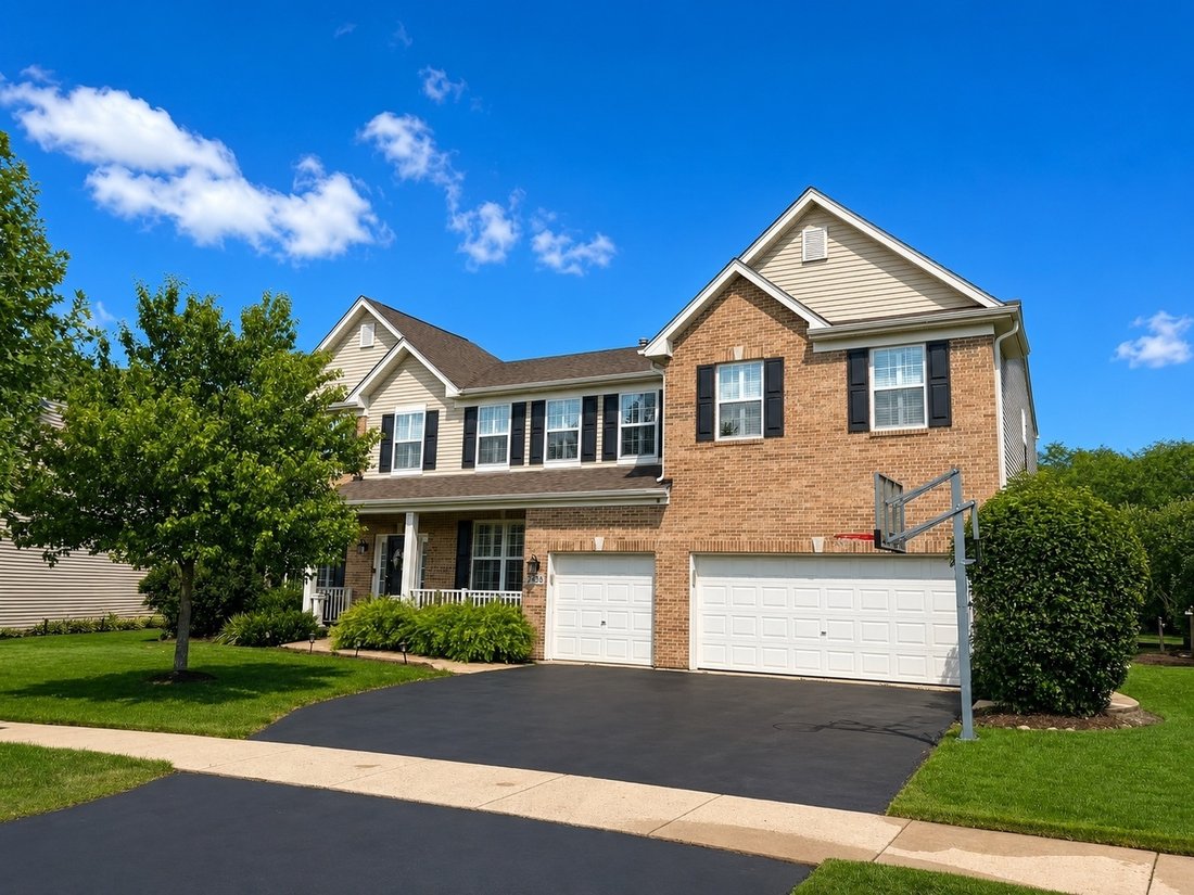 House in Aurora, Illinois, United States 1 - 18379200