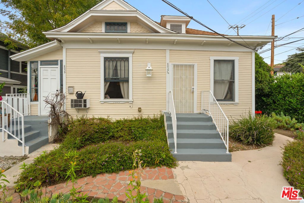 Los Angeles, California, United States 3 - 18453605