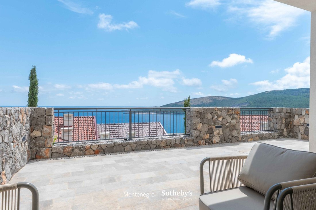 Apartment in Milovići, Tivat Municipality, Montenegro 1 - 18454199