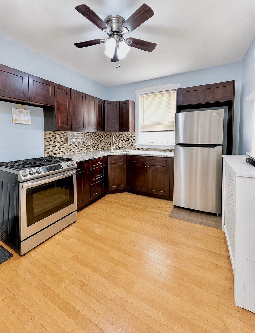Chicago, Illinois, United States 3 - 18453528