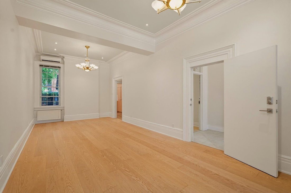 Townhouse in Toronto, Ontario, Canada 5 - 18454349