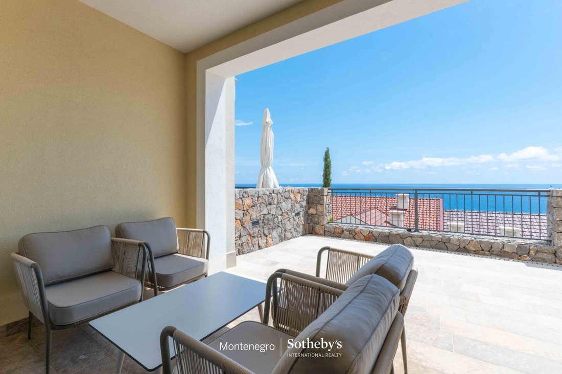Apartment in Milovići, Tivat Municipality, Montenegro 2 - 18454199