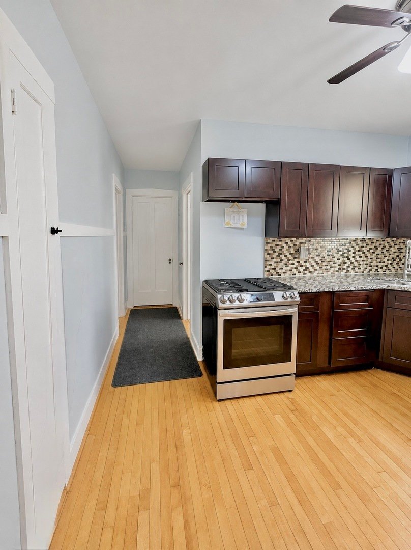 Chicago, Illinois, United States 5 - 18453528