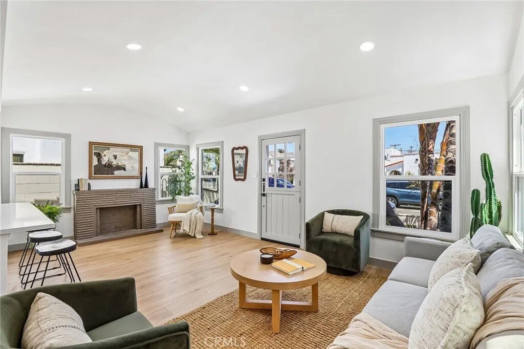 House in Signal Hill, California, United States 5 - 18453773