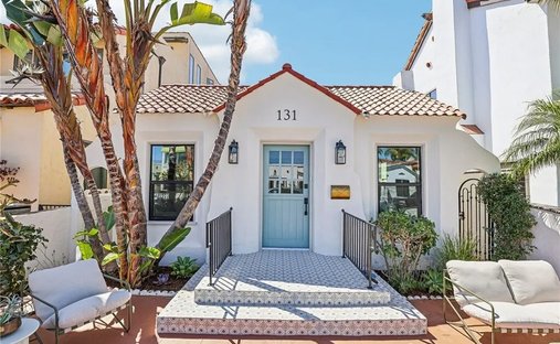 House in Signal Hill, California, United States 1