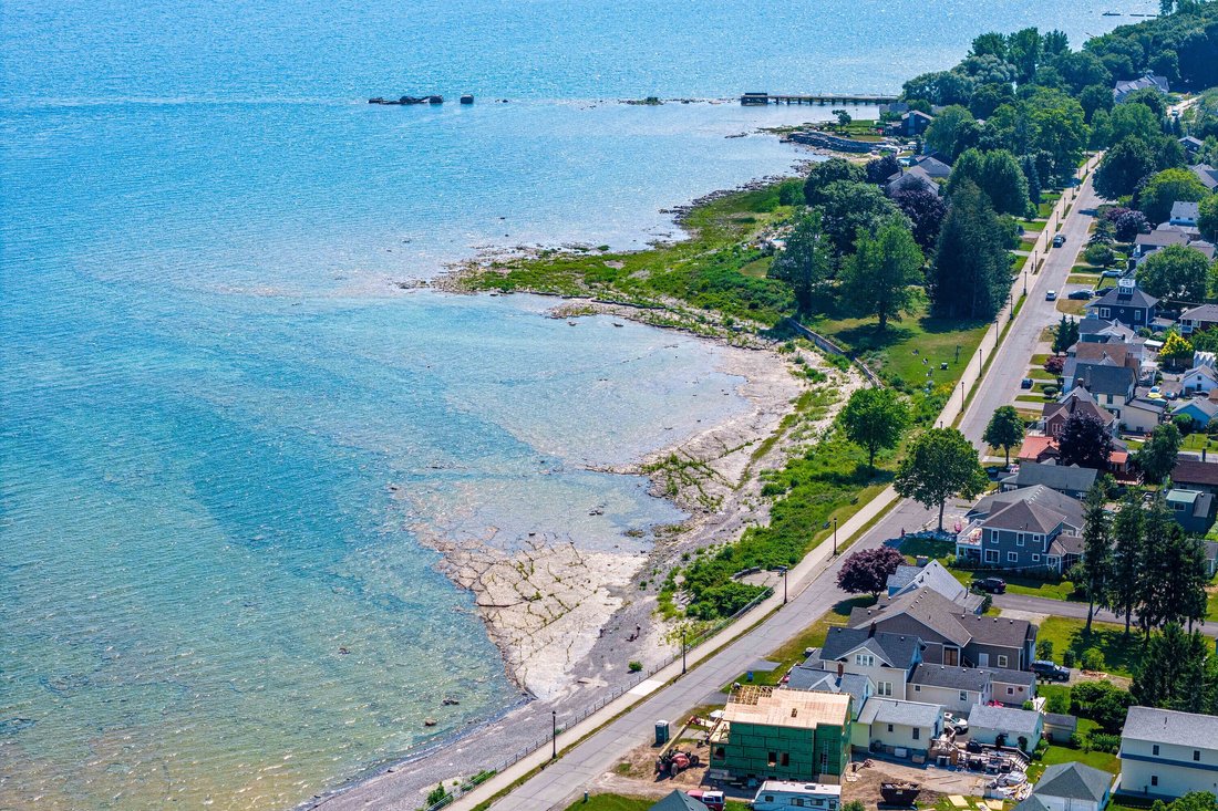 Fort Erie, Ontario, Canada 1 - 18454019