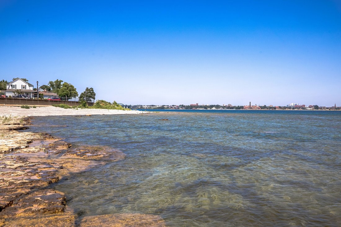 Fort Erie, Ontario, Canada 3 - 18454019