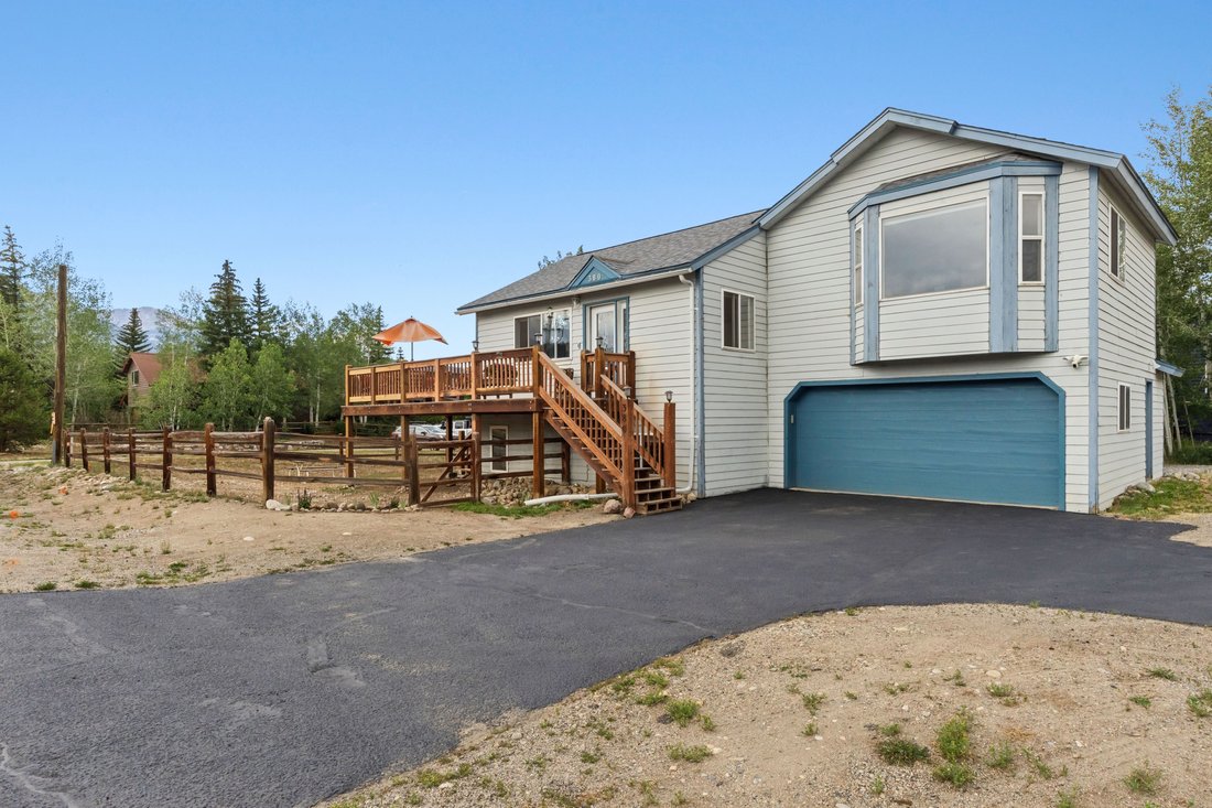 Silverthorne, Colorado, United States 2 - 18454338