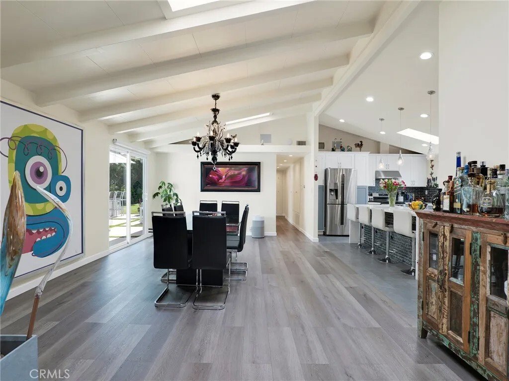 Los Angeles, California, United States 4 - 18453746