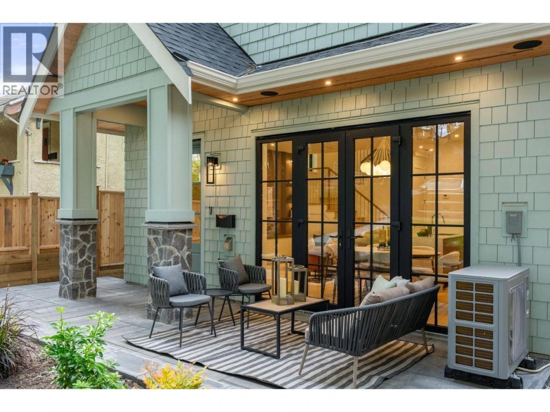 House in Vancouver, British Columbia, Canada 3 - 18454073