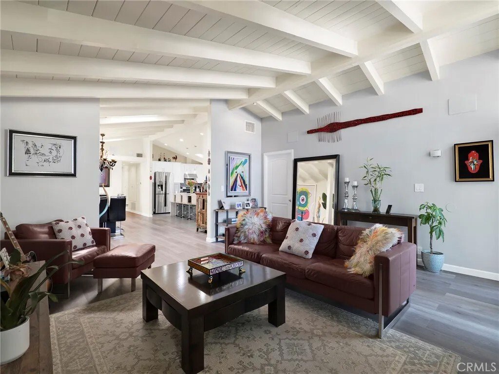 Los Angeles, California, United States 3 - 18453746