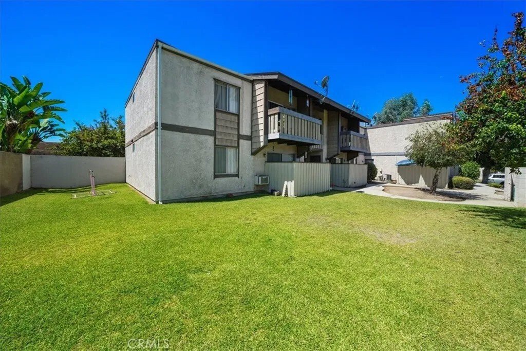 West Covina, California, United States 2 - 18403067
