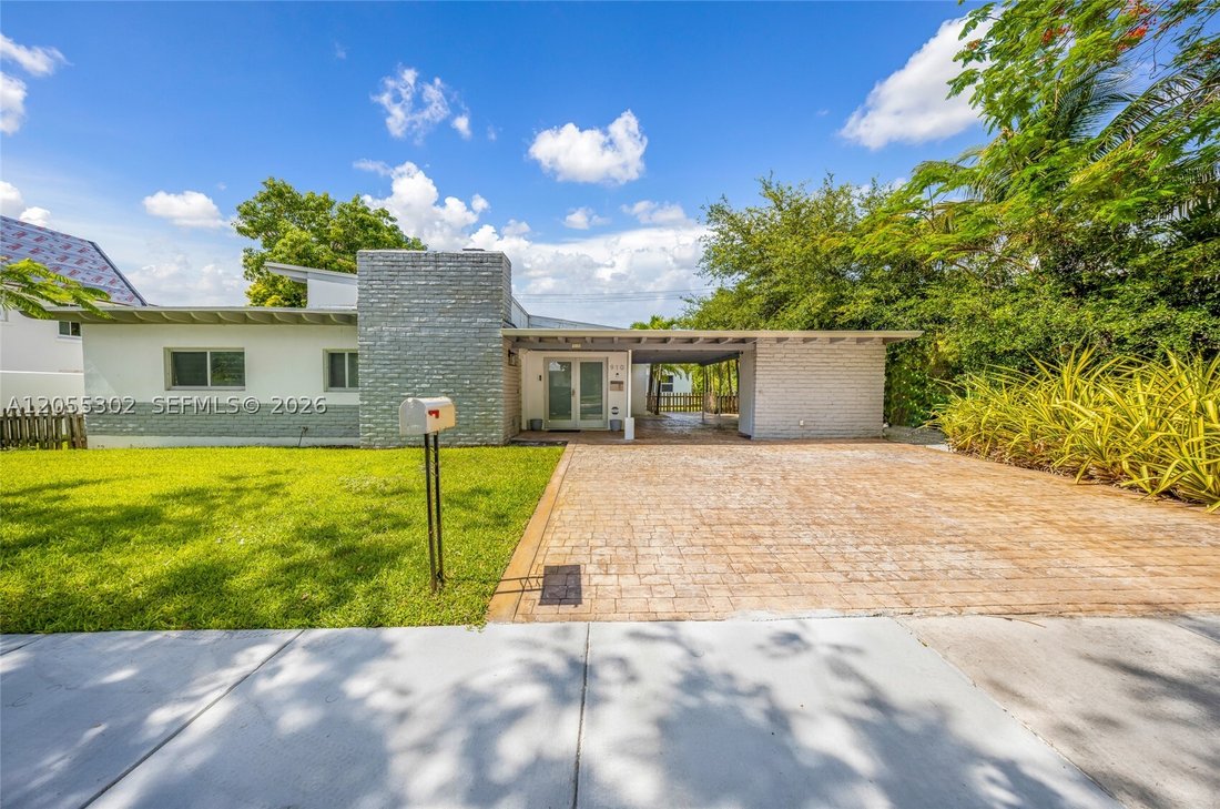 House in Miami, Florida, United States 1 - 18453526