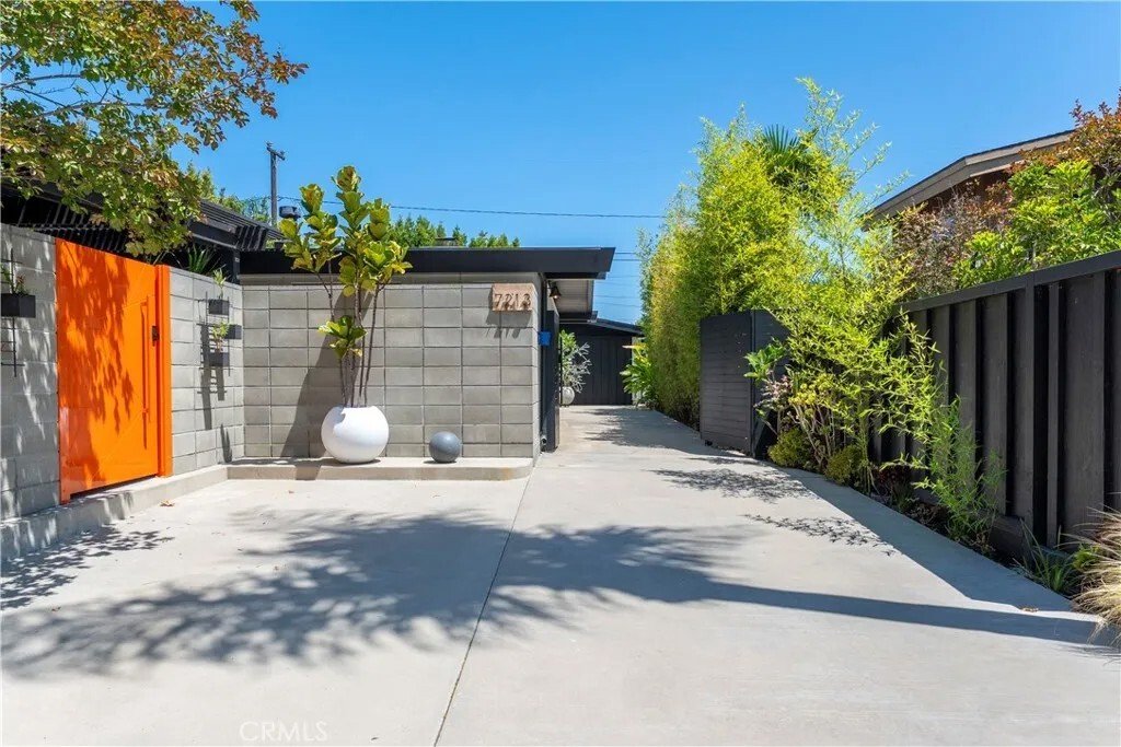 House in Signal Hill, California, United States 3 - 18264900