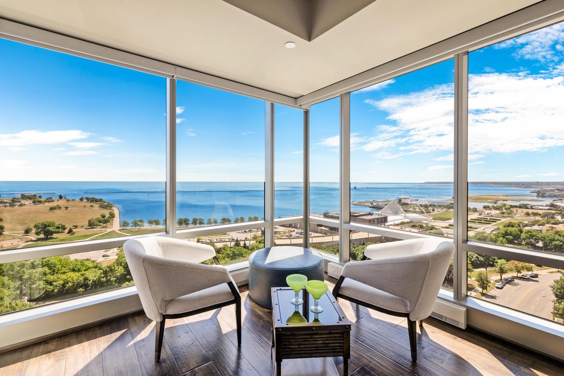 Condo in Milwaukee, Wisconsin, United States 1 - 18453867