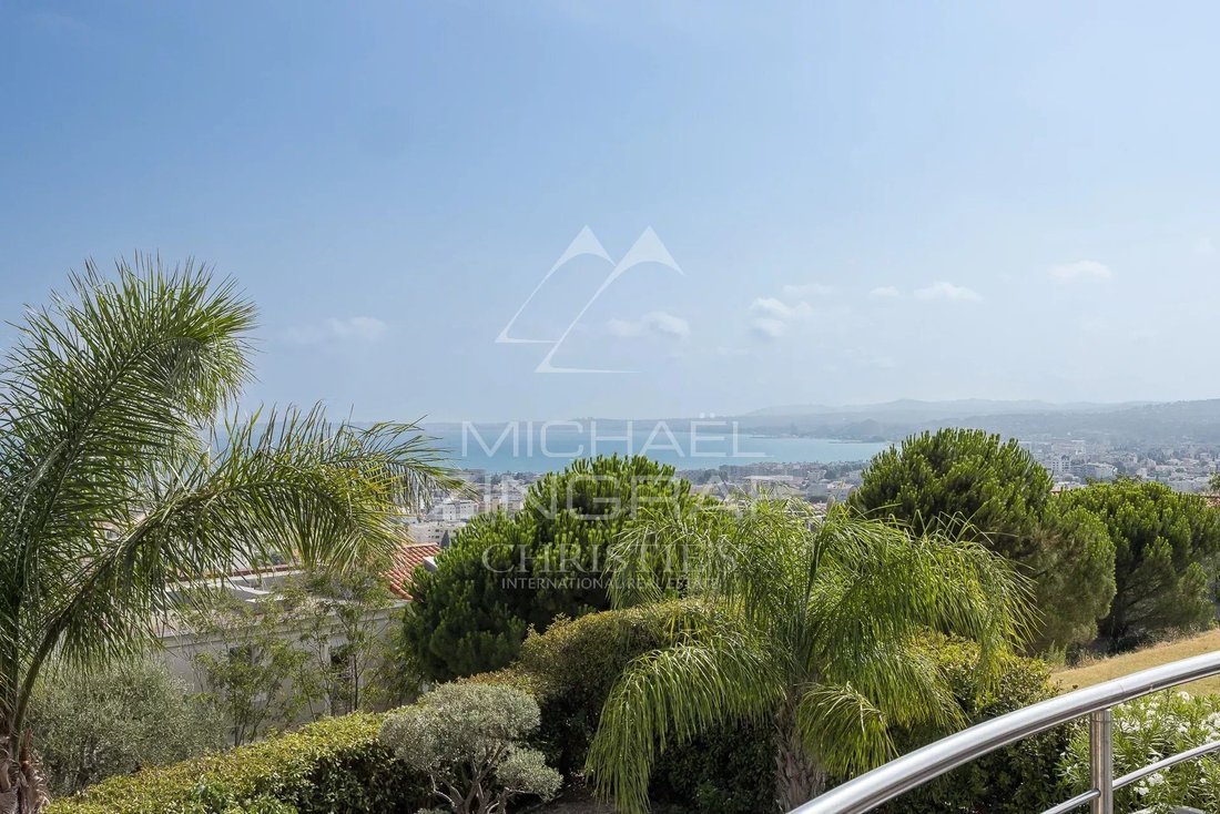 Estate in Saint-Laurent-du-Var, Provence-Alpes-Côte d'Azur, France 4 - 18454419
