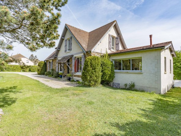 Villa in Saint-Remy-l'Honore, Ile-de-France, France 2 - 16948488