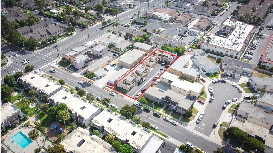 Huntington Beach, California, United States 3 - 18453692