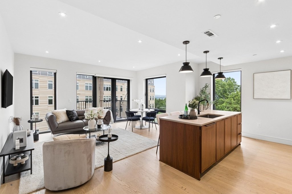 Condo in Boston, Massachusetts, United States 3 - 18453887