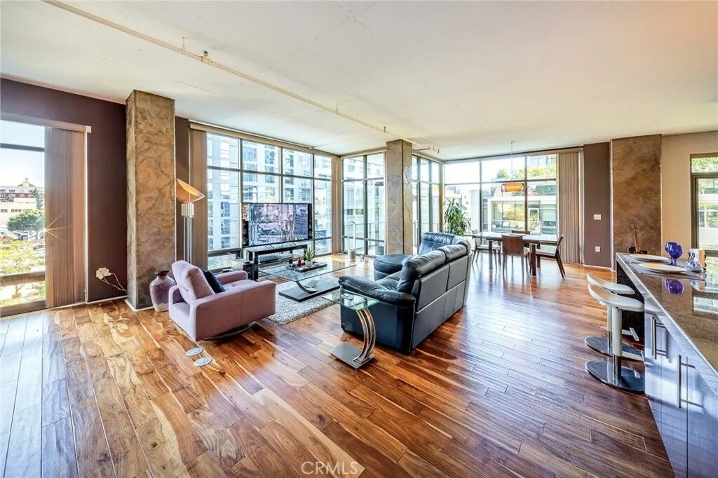 Condo in Los Angeles, California, United States 2 - 18453772
