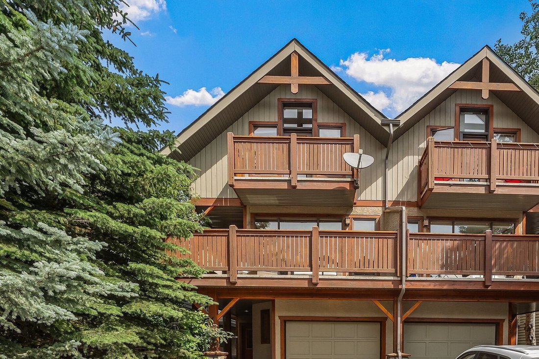 House in Canmore, Alberta, Canada 1 - 18454034