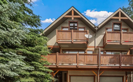 House in Canmore, Alberta, Canada 1