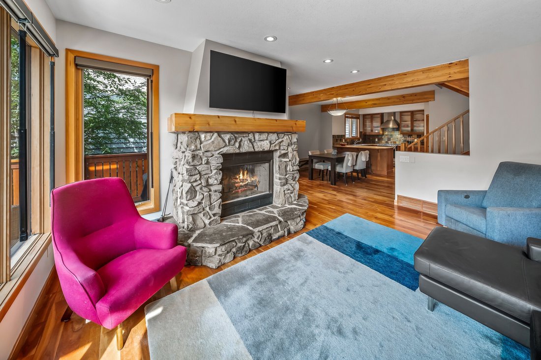 House in Canmore, Alberta, Canada 2 - 18454034