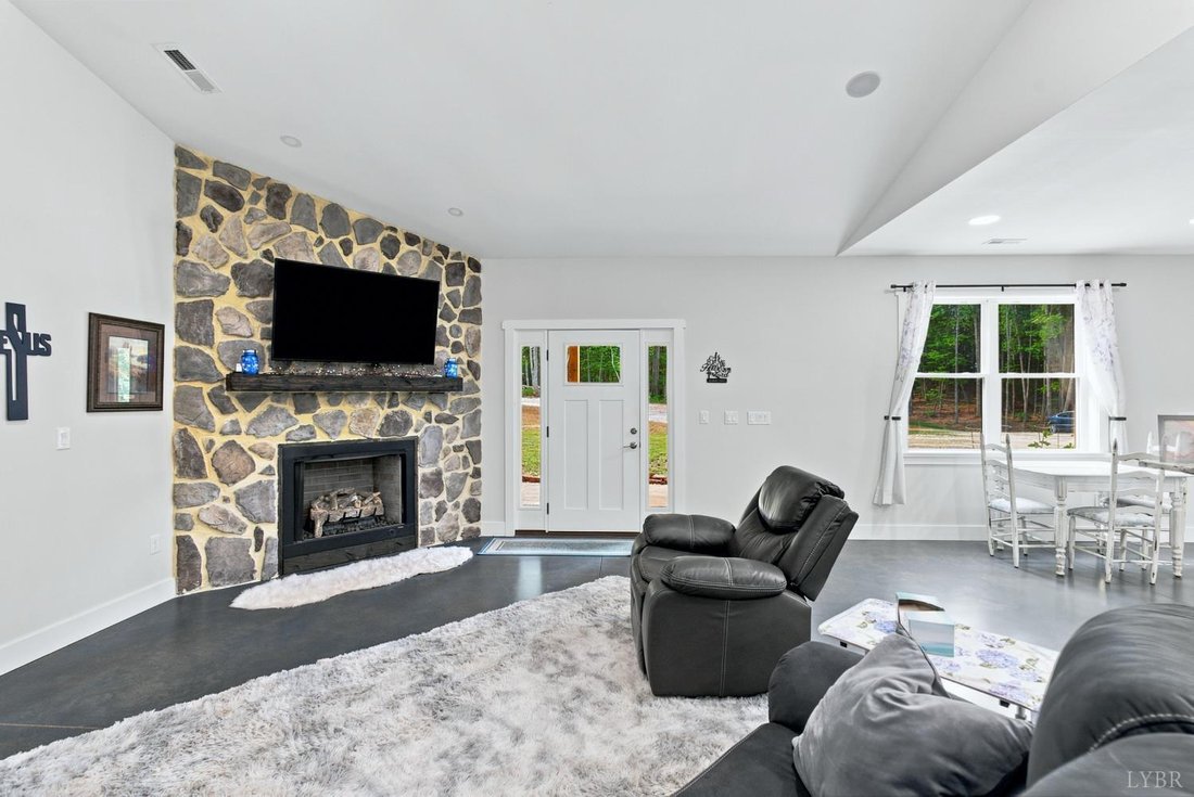 House in Concord, Virginia, United States 3 - 18453873
