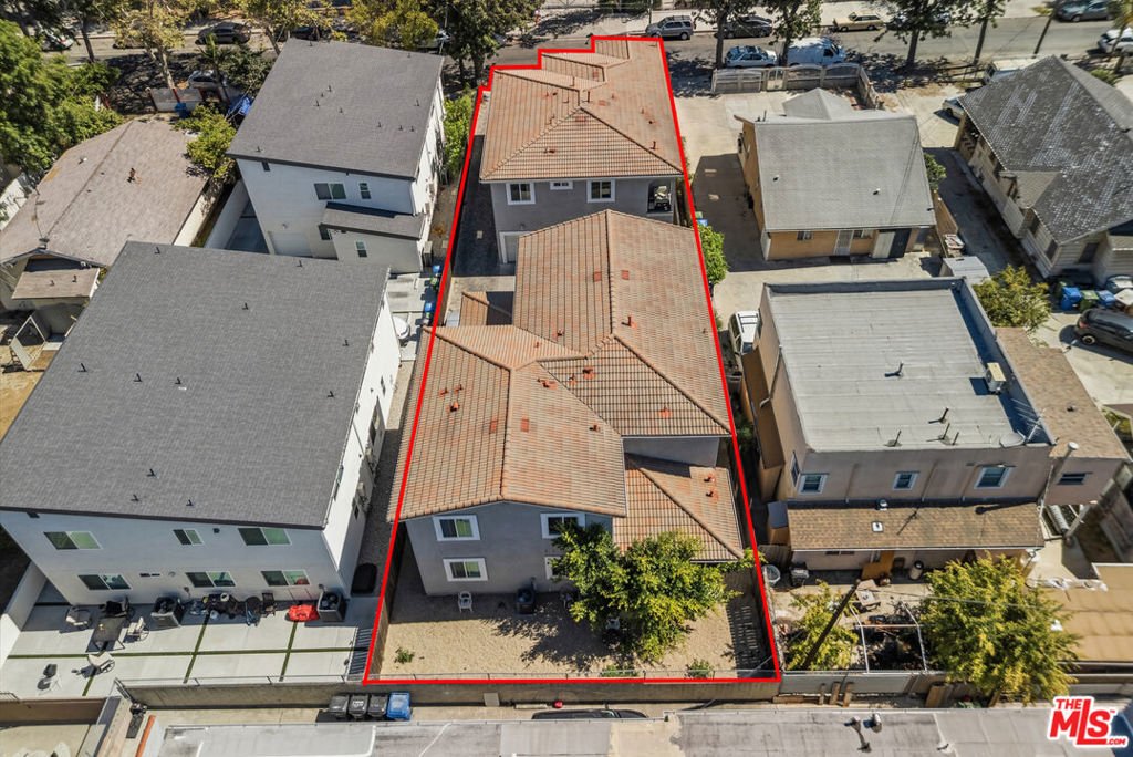 Los Angeles, California, United States 3 - 18425364