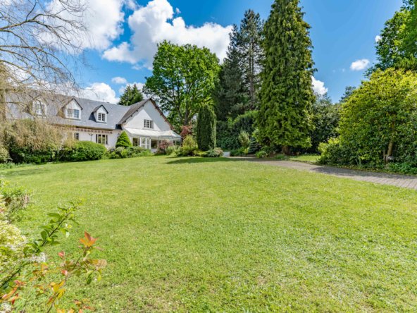 House in Saint-Remy-l'Honore, Ile-de-France, France 2 - 16099758