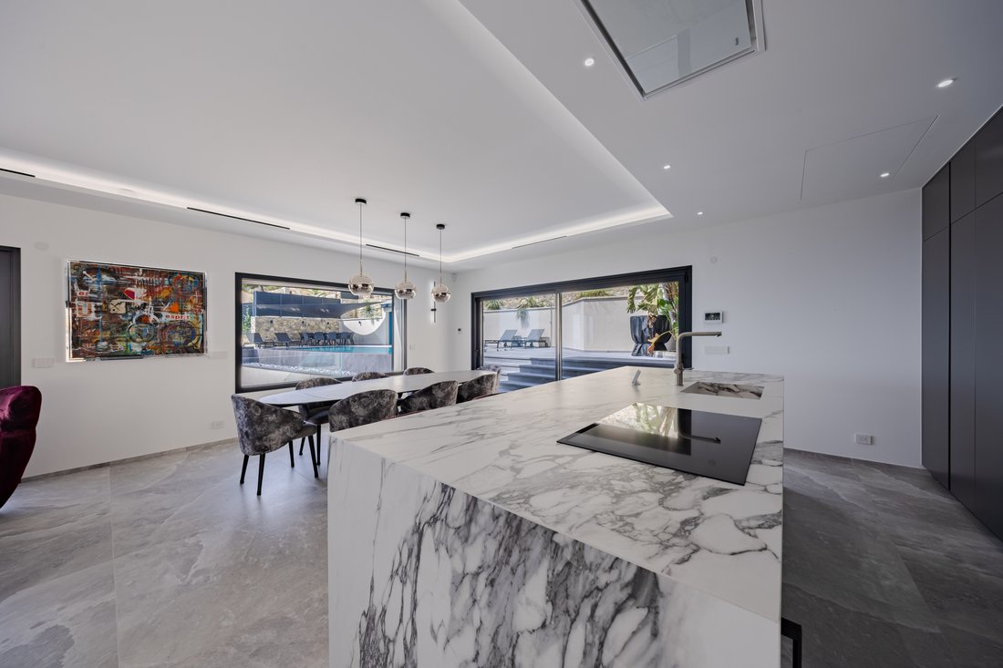 Villa in Èze, Provence-Alpes-Côte d'Azur, France 5 - 18454357