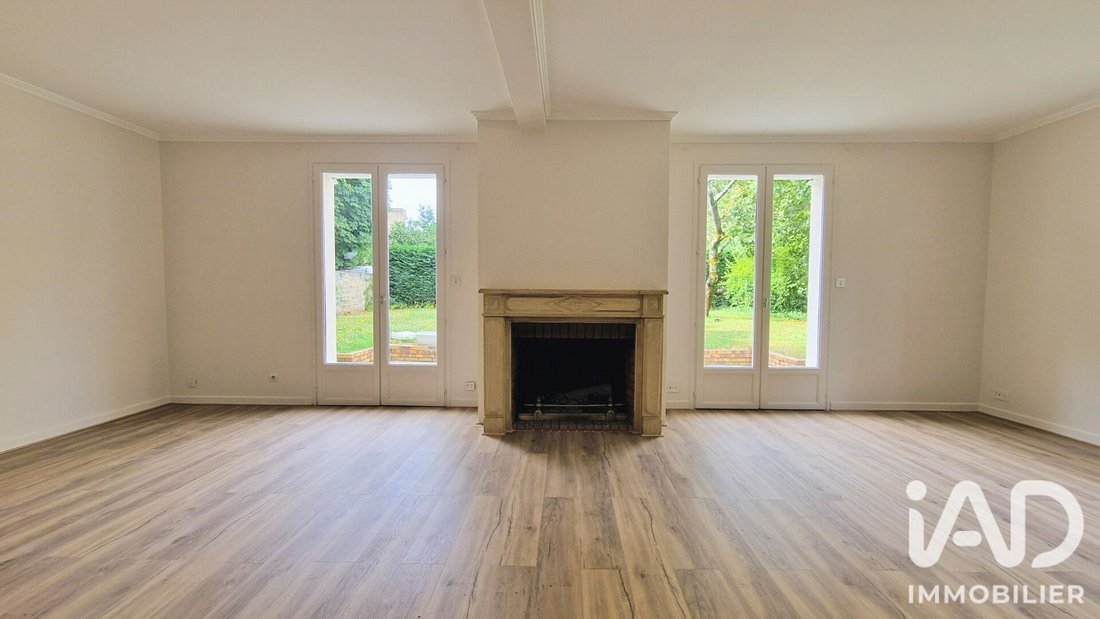 House in Foch, Maisons-Laffitte, France 2 - 16800376