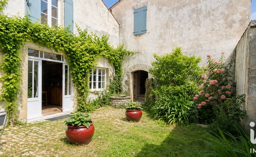 House in Sainte-Marie-de-Ré, Nouvelle-Aquitaine, France 1