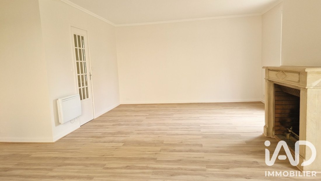 House in Foch, Maisons-Laffitte, France 5 - 16800376