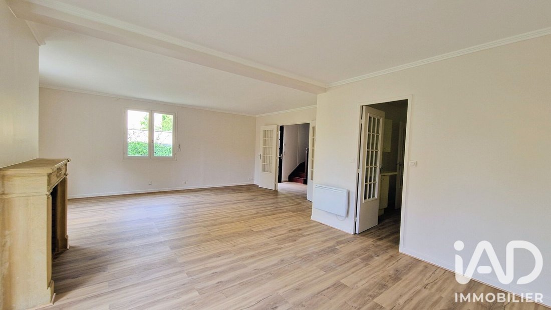 House in Foch, Maisons-Laffitte, France 4 - 16800376