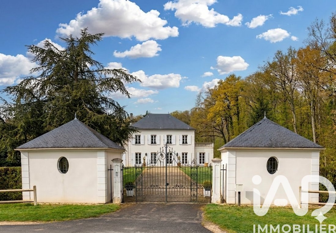 House in Saint-Eloy-de-Gy, Centre-Val de Loire, France 2 - 18105693