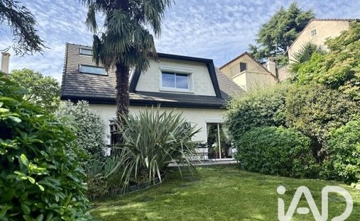 House in Plateau de Cazes, Vaucresson, France 1