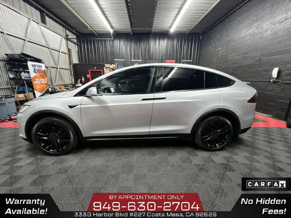 Suv in Costa Mesa, CA, United States 5 - 18397303