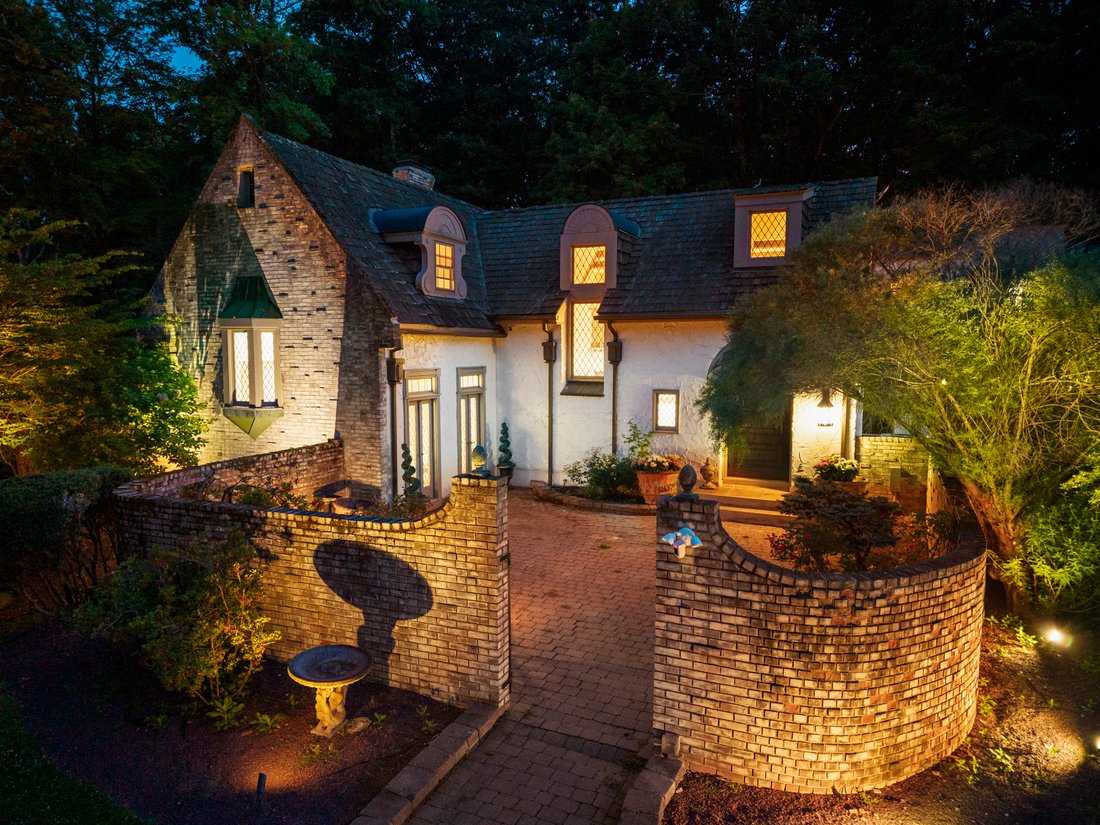 House in West Hartford, Connecticut, United States 2 - 18454889