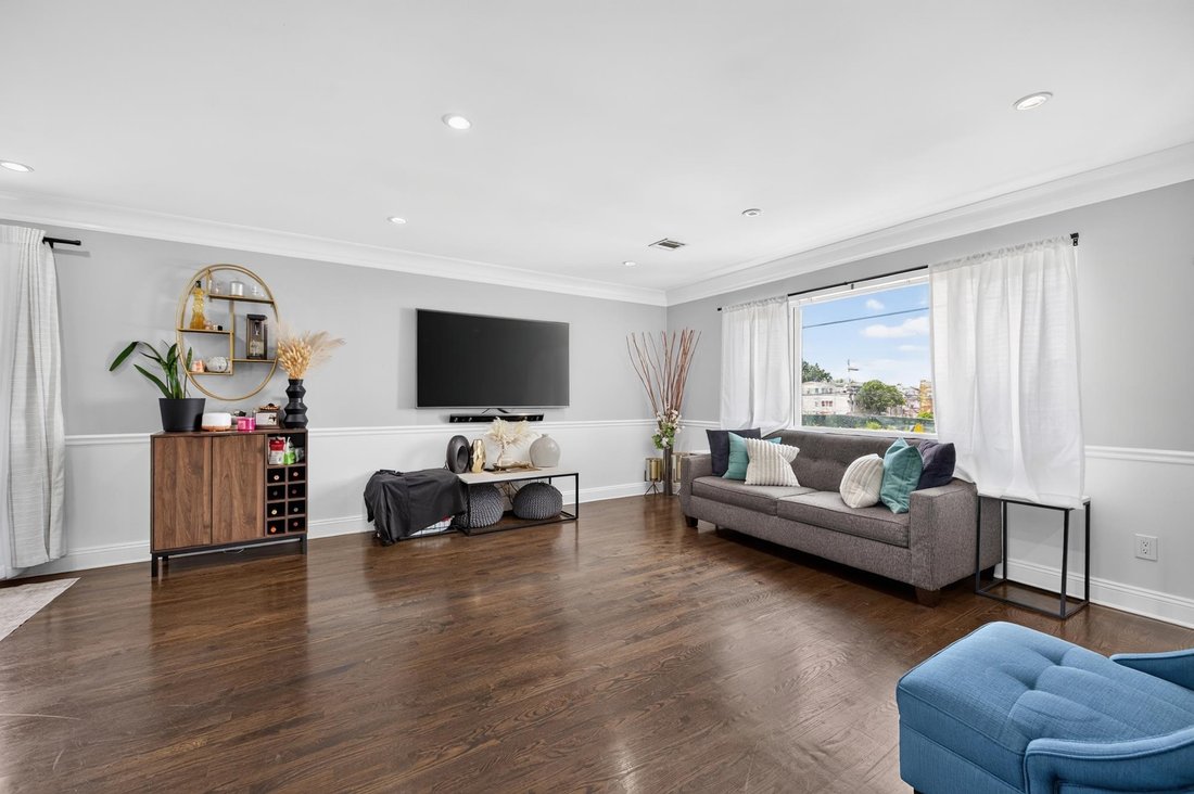 House in Guttenberg, New Jersey, United States 4 - 18455046