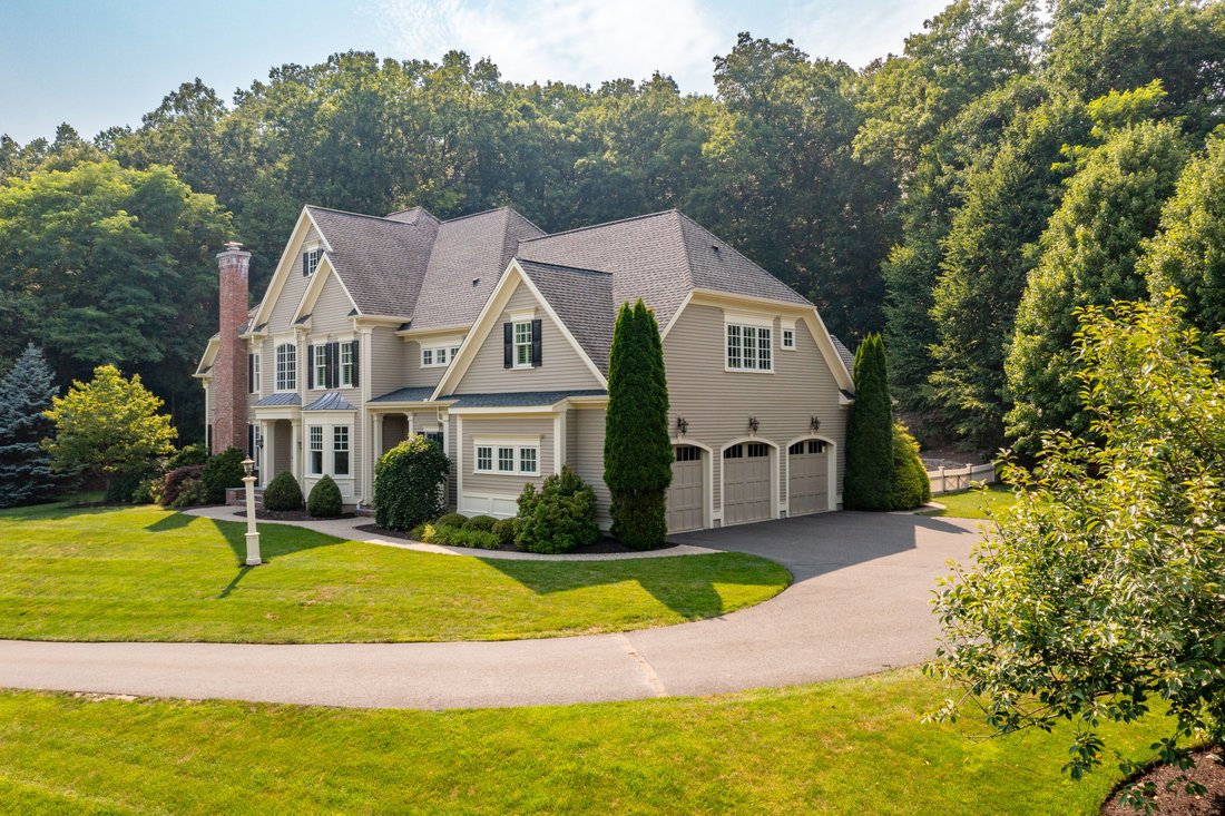 House in Avon, Connecticut, United States 2 - 18455257