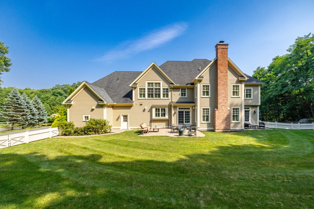 House in Avon, Connecticut, United States 3 - 18455257