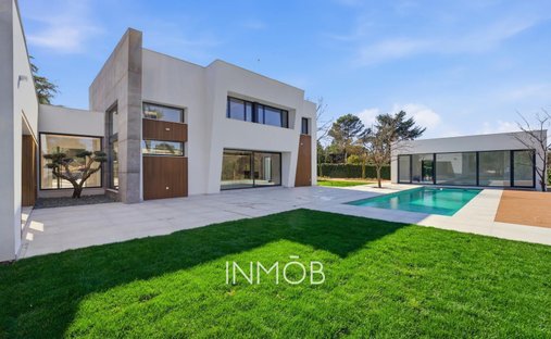 House in Boadilla del Monte, Comunidad de Madrid, Spain 1