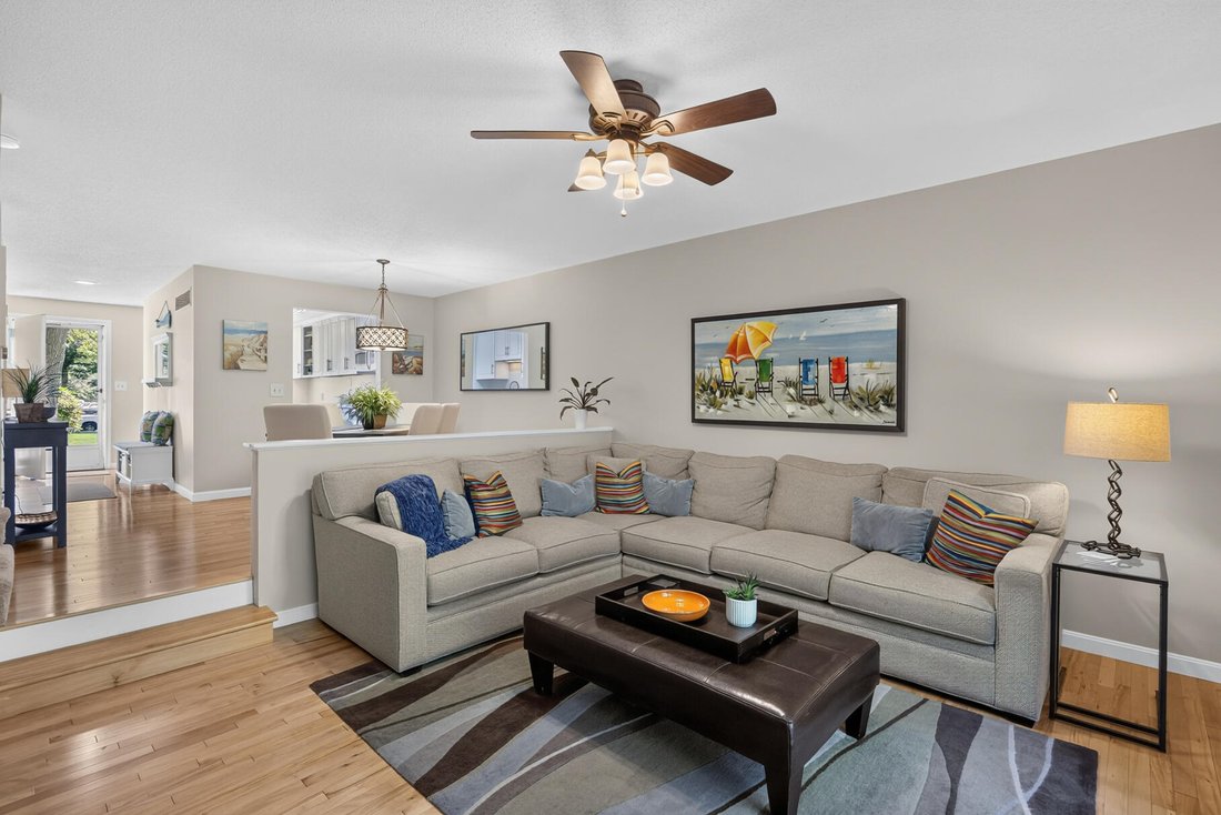 Condo in Falmouth, Massachusetts, United States 2 - 18455053