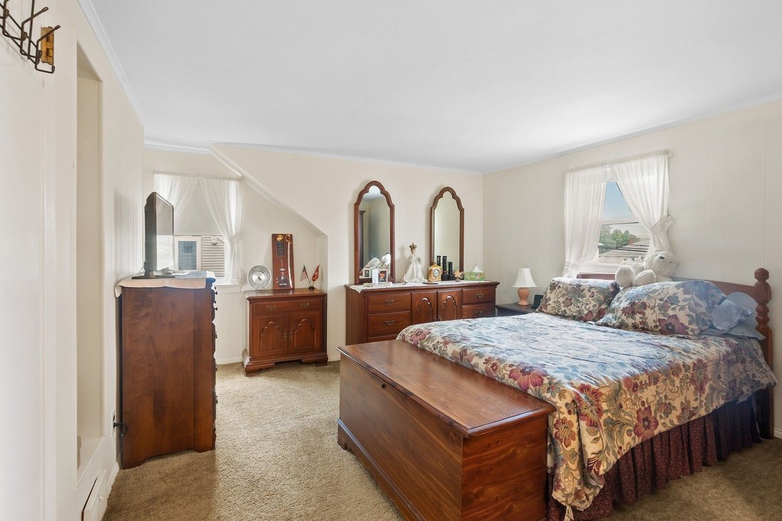 House in New Milford, New Jersey, United States 3 - 18455052