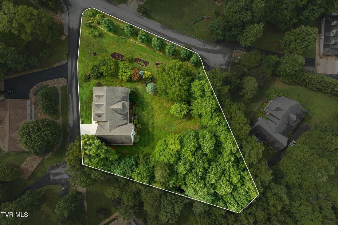 House in Elizabethton, Tennessee, United States 4 - 18455355