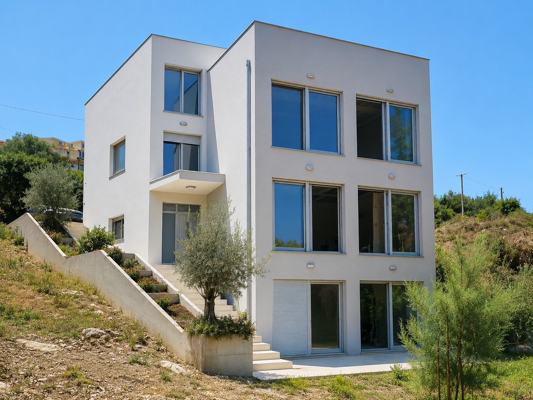 Villa in Milovići, Tivat Municipality, Montenegro 1 - 18465279