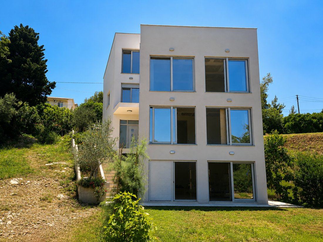 Villa in Milovići, Tivat Municipality, Montenegro 2 - 18465279