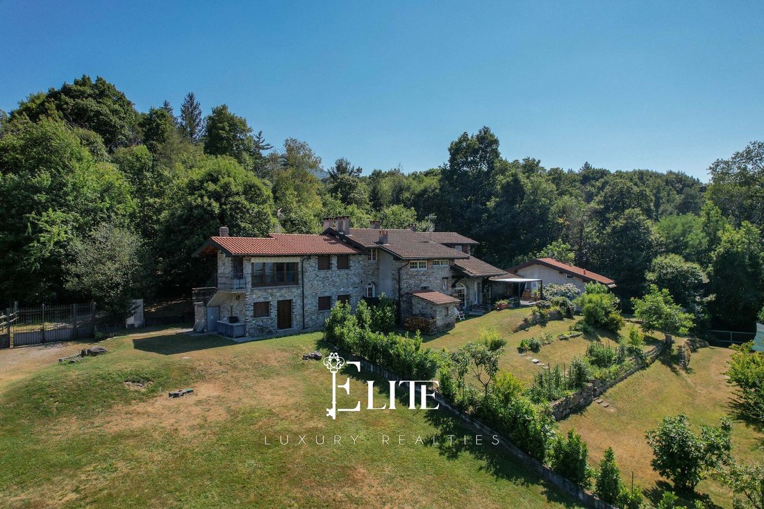 Villa in Bedero, Lombardy, Italy 1 - 18471992